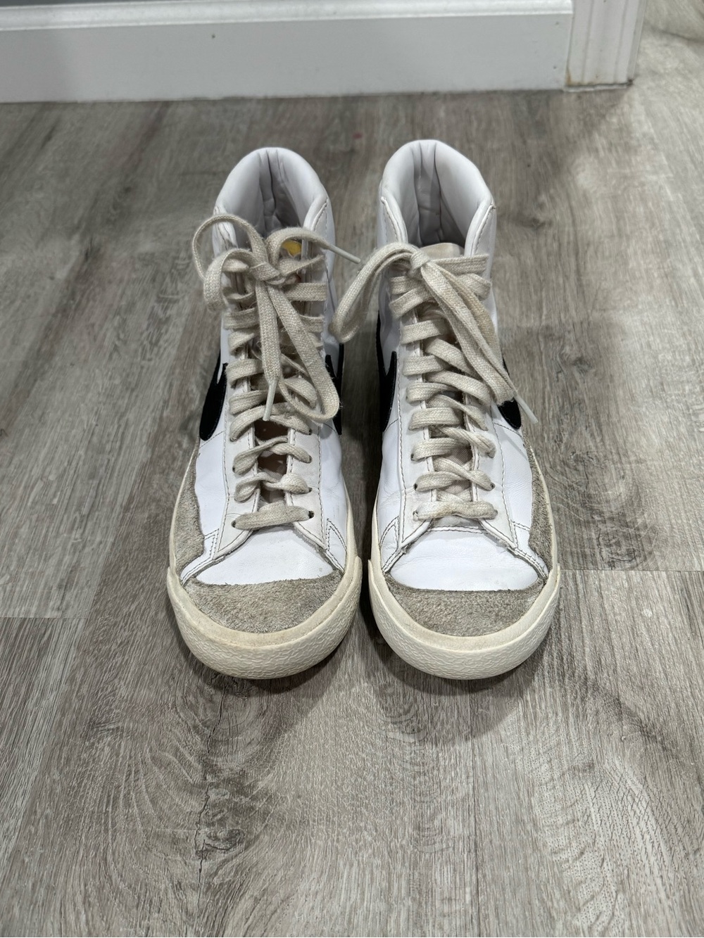 Nike Blazer Mid '77 Vintage Sneakers Women’s Size 7 - Picture 3 of 9